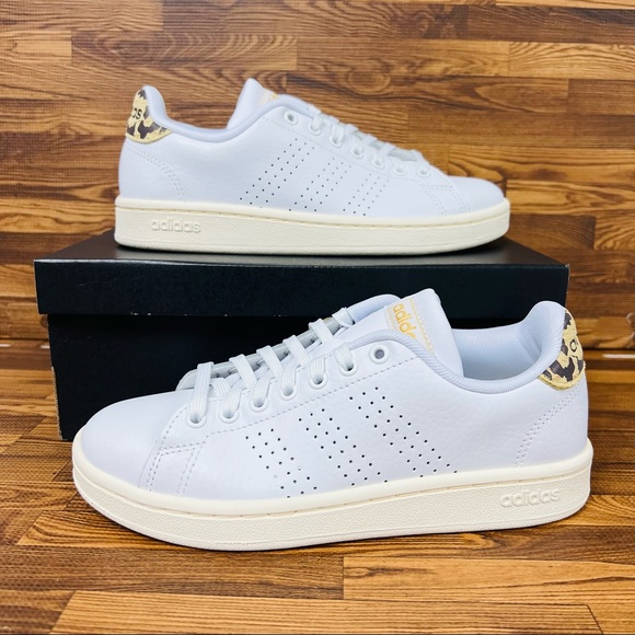 adidas Shoes - Adidas Advantage Women’s Sneakers White Shoe #101